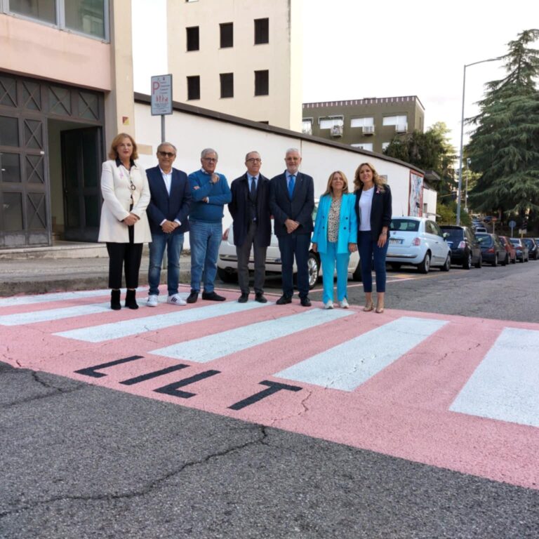 Benevento Strisce pedonali rosa LILT